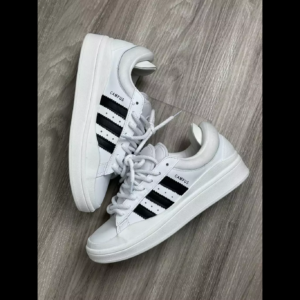 Campus Bad Bunny White